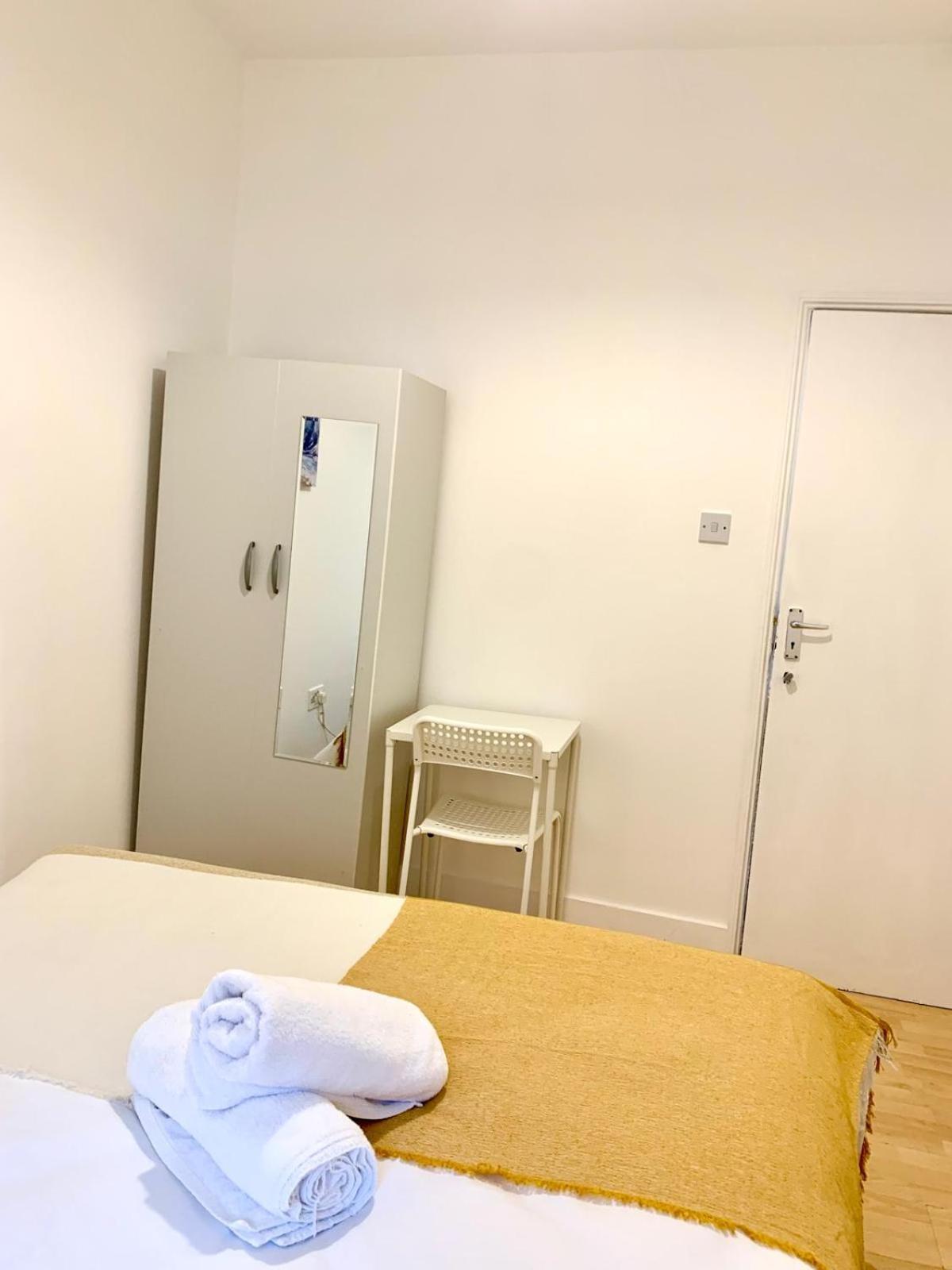 Aldgate East B&B Londres Exterior foto