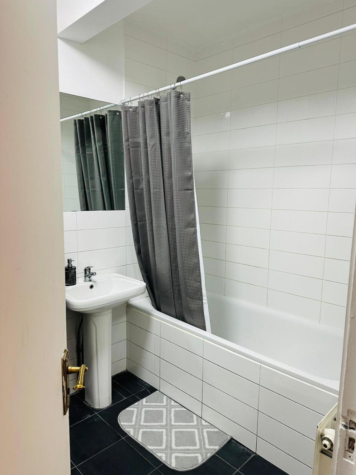 Aldgate East B&B Londres Exterior foto