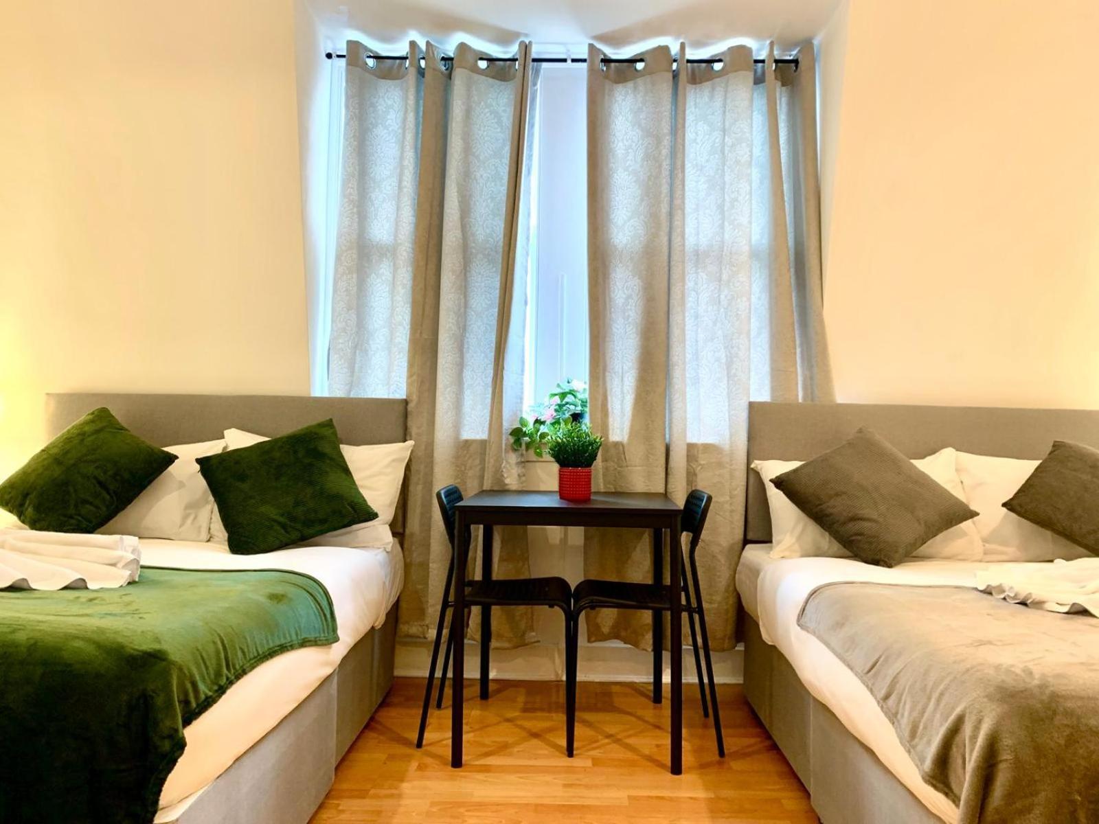 Aldgate East B&B Londres Exterior foto